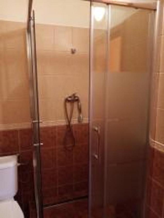 Hotel Hubert Nové Zámky Екстериор снимка