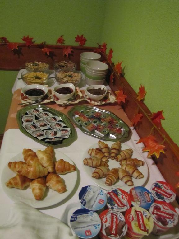Hotel Hubert Nové Zámky Екстериор снимка
